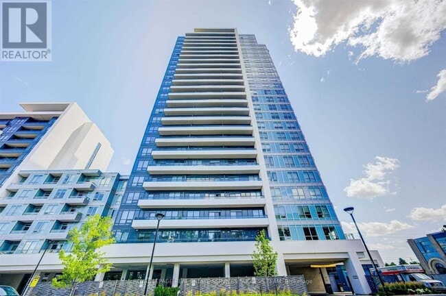 7890 Bathurst St in Vaughan, ON - Building Photo - Building Photo