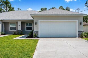 8 Squire Ct in Palm Coast, FL - Building Photo