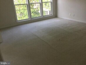 13416 Midnight Blue Pl in Centreville, VA - Building Photo - Building Photo