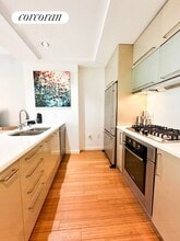 24-15 Queens Plaza N in Queens, NY - Building Photo - Building Photo