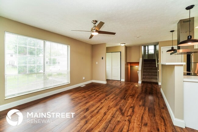 557 Hunt Valley Dr in Reynoldsburg, OH - Building Photo - Building Photo