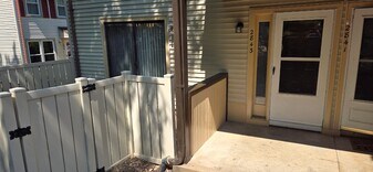 2843 Chablis Cir in Woodbridge, VA - Building Photo