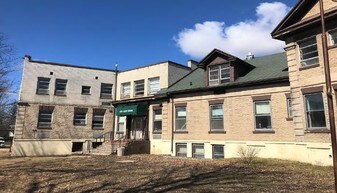 423 E Irwin St in Bad Axe, MI - Building Photo