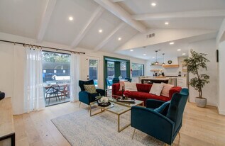 9219 Kempwood Dr in Houston, TX - Building Photo