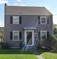 1745 Pierce St in Aliquippa, PA - Building Photo