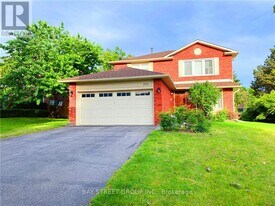 331 Green Ln in Markham, ON - Building Photo