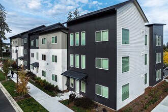 Blueberry Apartments in Port Orchard, WA - Building Photo - Building Photo