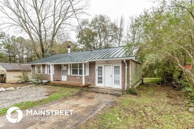 8155 Tudor Dr in Jonesboro, GA - Building Photo - Building Photo