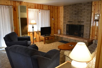 237 E White Mountain Blvd in Pinetop, AZ - Foto de edificio - Building Photo