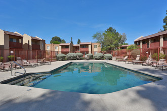 Fox Point Apartments in Tucson, AZ - Building Photo - Other