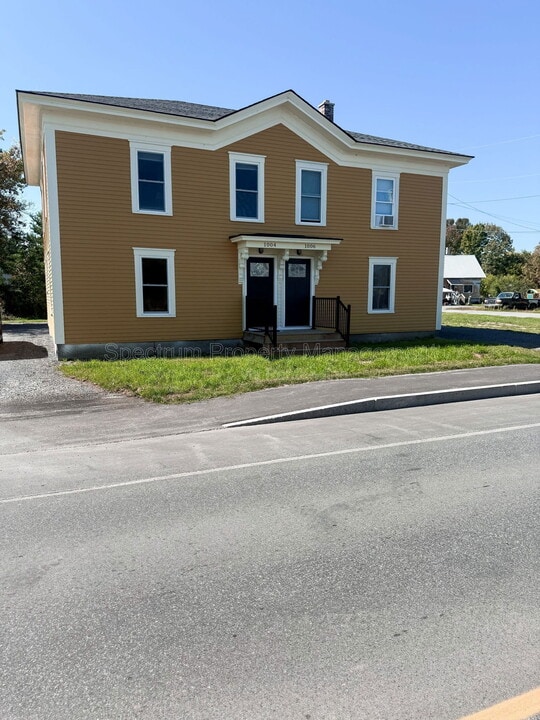 1004 Main St in Vassalboro, ME - Building Photo