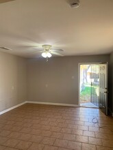 8710 Dinkins St in New Orleans, LA - Foto de edificio - Building Photo