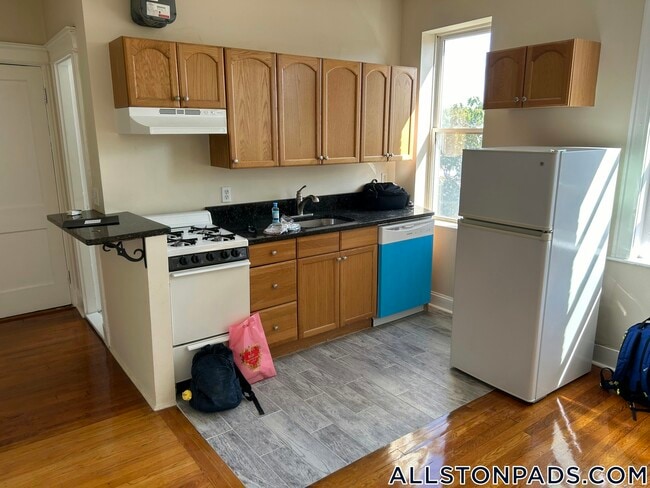 1185 Commonwealth Ave, Unit 19