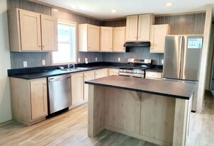 9968 Diamond Rock Ct in Ira, MI - Building Photo