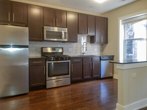 5056 N Winchester Ave, Unit 2E in Chicago, IL - Building Photo - Building Photo