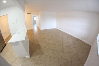 2050 NW 81st Ave in Pembroke Pines, FL - Building Photo - Building Photo