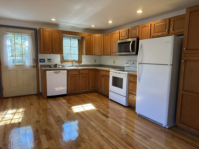 property at 40 Emilissa Ln