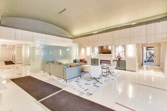 933 W Van Buren St, Unit 304 in Chicago, IL - Foto de edificio - Building Photo