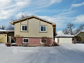 2708 83rd Ln N in Brooklyn Park, MN - Building Photo
