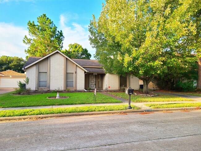 property at 14814 Earlswood Dr