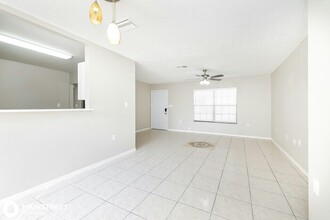 975 Derbyshire Dr in Kissimmee, FL - Building Photo - Building Photo