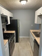 2305 Pine Tree Trail in College Park, GA - Building Photo - Building Photo