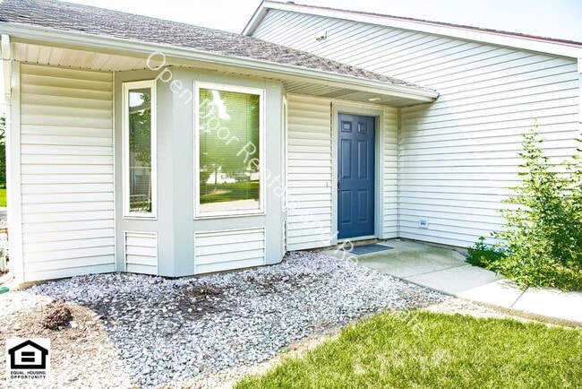 1420-1422 Flagstone Dr in Fort Wayne, IN - Building Photo - Building Photo