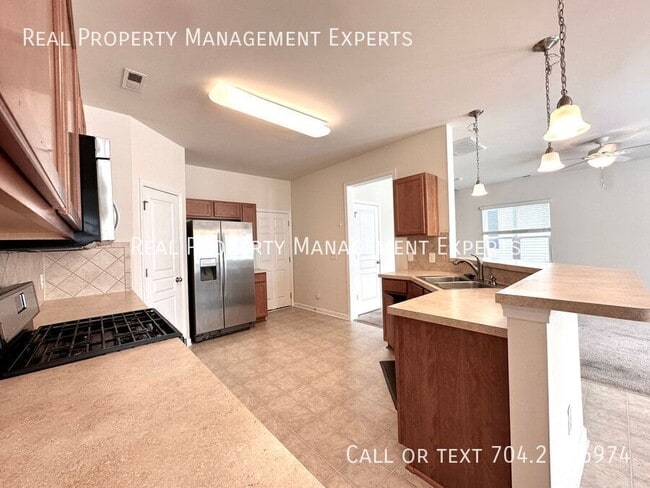6524 Portland Rose Ln in Charlotte, NC - Building Photo - Building Photo
