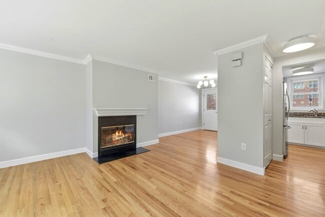 442 Main St in Boston, MA - Building Photo - Building Photo