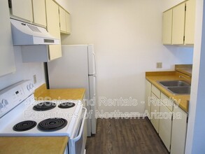 1471 N San Francisco St in Flagstaff, AZ - Foto de edificio - Building Photo