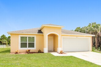 3051 Fitzpatrick Ave in Palm Bay, FL - Building Photo - Building Photo