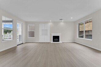 32 Rowe Ranch Dr in Novato, CA - Building Photo - Building Photo