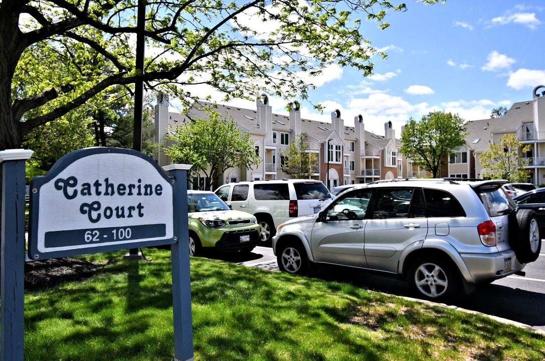 90 Catherine Ct in Levittown, PA - Foto de edificio
