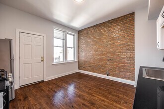 1000 N Richmond St in Chicago, IL - Foto de edificio - Building Photo