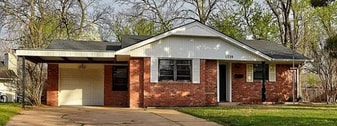 1729 Lenox Dr in Norman, OK - Building Photo