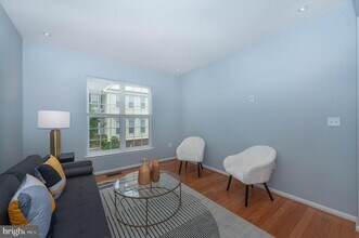 8067 Nicosh Cir Ln in Falls Church, VA - Building Photo - Building Photo