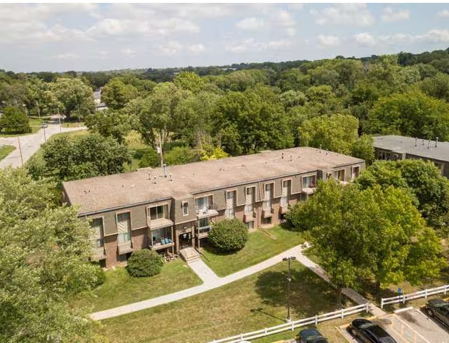 Benson Garden Apartments in Omaha, NE - Building Photo - Building Photo