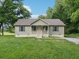 372 Summitville Rd in Manchester, TN - Building Photo