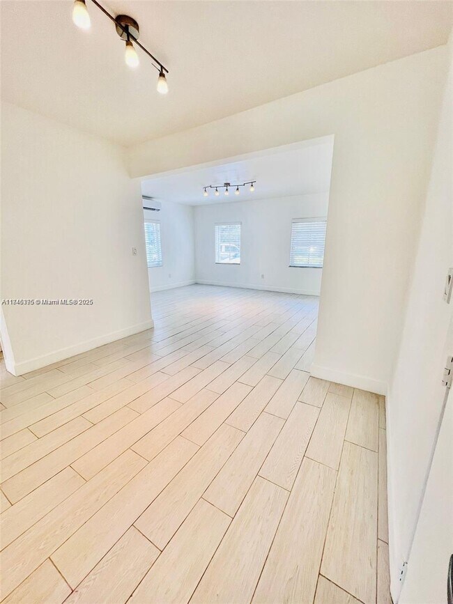 125 S Shore Dr in Miami Beach, FL - Building Photo - Building Photo