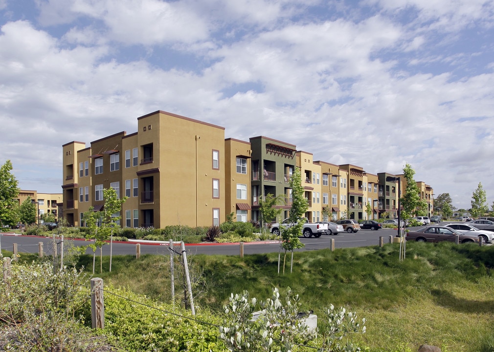 Seasons at Laguna Ridge a 55+ Senior Communit in Elk Grove, CA - Building Photo