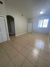 1652 SE 28th St in Homestead, FL - Building Photo - Building Photo