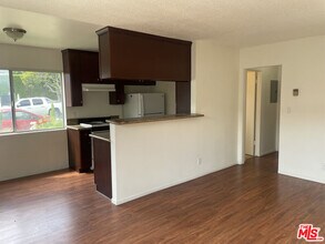 1150 N Commonwealth Ave in Los Angeles, CA - Building Photo - Building Photo
