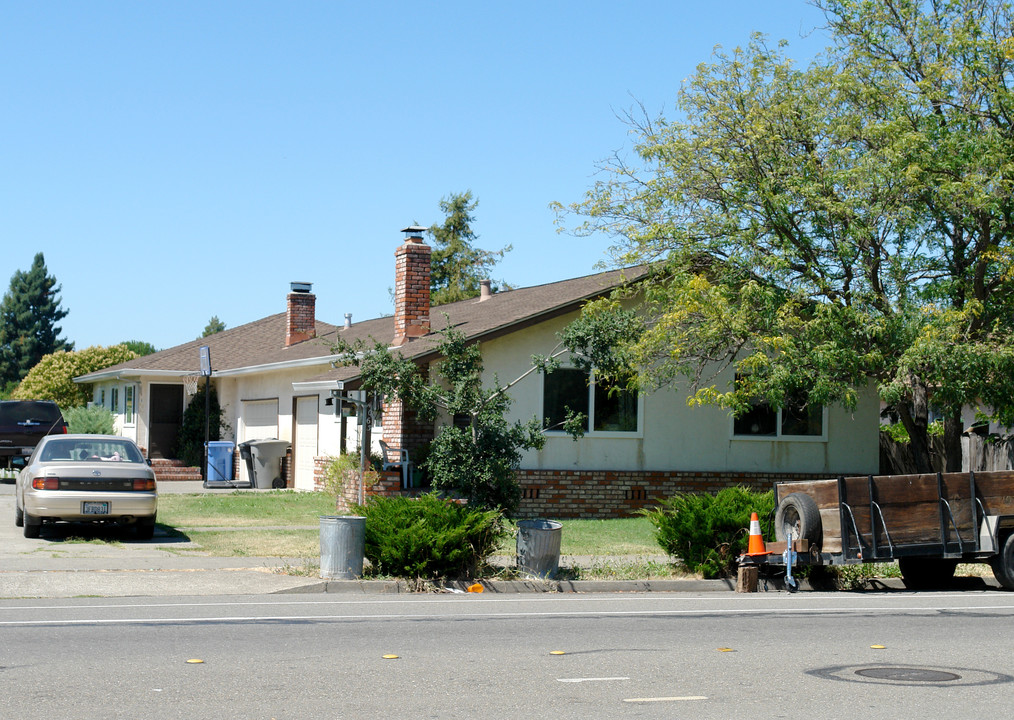 4067 Hoen Ave in Santa Rosa, CA - Building Photo