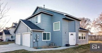 4822-4824 Maid Jessica St in Caldwell, ID - Building Photo
