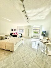 710 Washington Ave in Miami Beach, FL - Building Photo - Building Photo