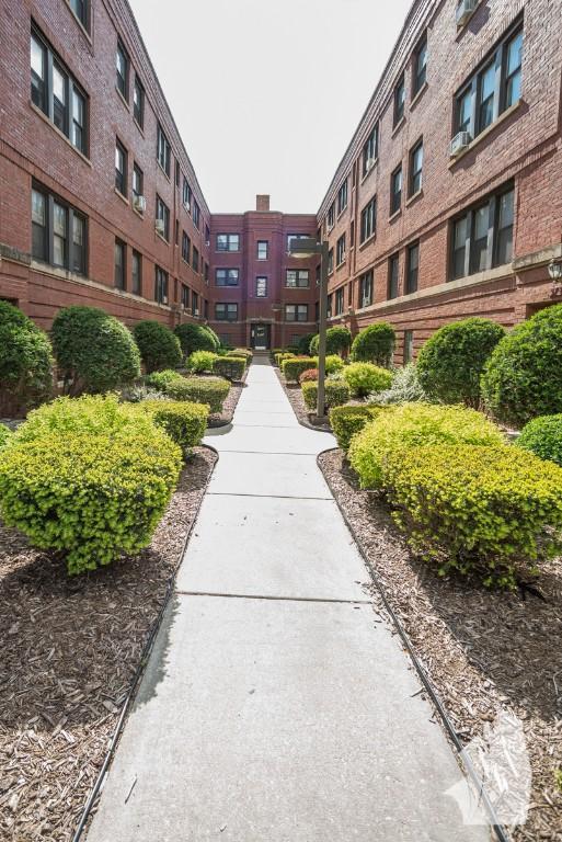 5736 N Winthrop Ave in Chicago, IL - Foto de edificio - Building Photo