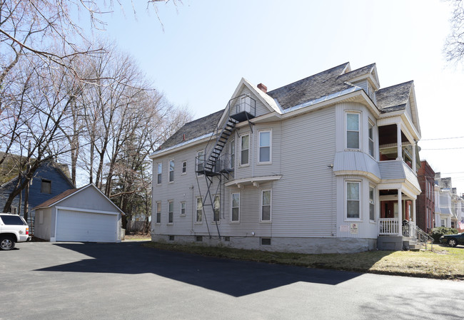 958 Park Ave in Schenectady, NY - Building Photo - Building Photo