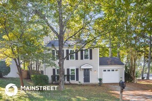 4599 Garden Hills Dr in Stone Mountain, GA - Building Photo