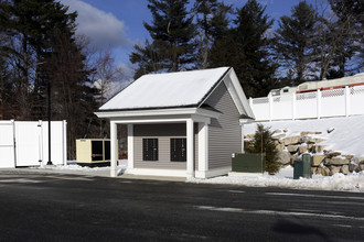 Hidden Pond Apartments in Amherst, NH - Building Photo - Building Photo