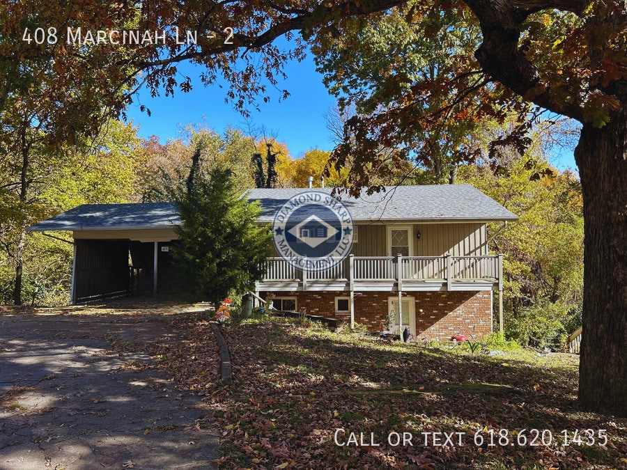 408 Marcinah Ln in Fairview Heights, IL - Building Photo